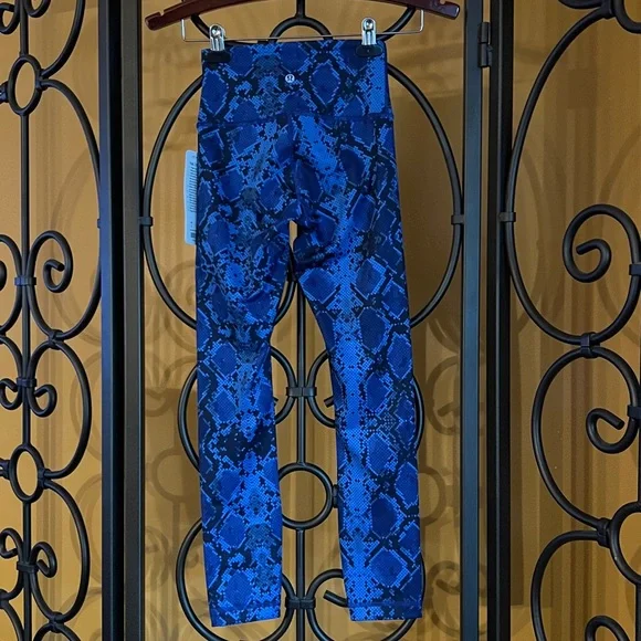 LULULEMON - Picture 3 of 14